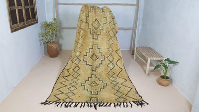 Vieux tapis Boujaad, 295 x 165 cm || 9.68 x 5.41 pieds - KENZA & CO