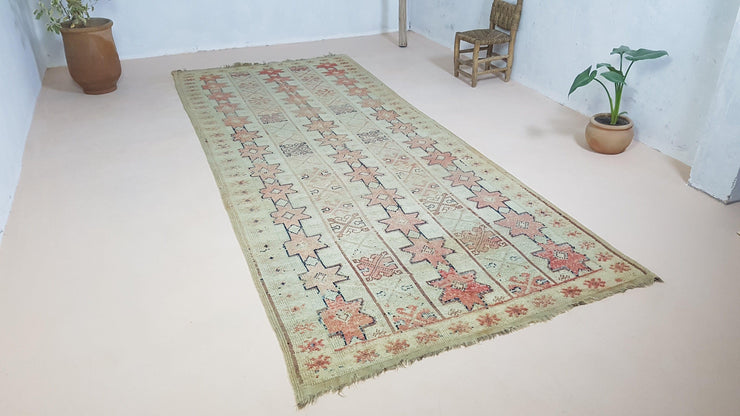 Vieux tapis Boujaad, 335 x 140 cm || 10.99 x 4.59 pieds - KENZA & CO