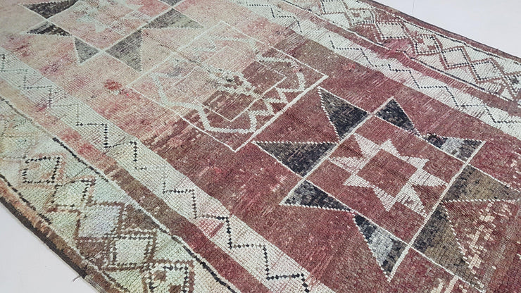 Vieux tapis Boujaad, 355 x 155 cm || 11.65 x 5.09 pieds - KENZA & CO