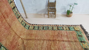 Vieux tapis Boujaad, 335 x 145 cm || 10.99 x 4.76 pieds - KENZA & CO