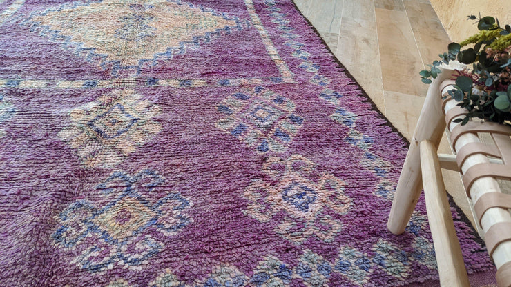 Vieux tapis Boujaad, 380 x 180 cm || 12.47 x 5.91 pieds - KENZA & CO