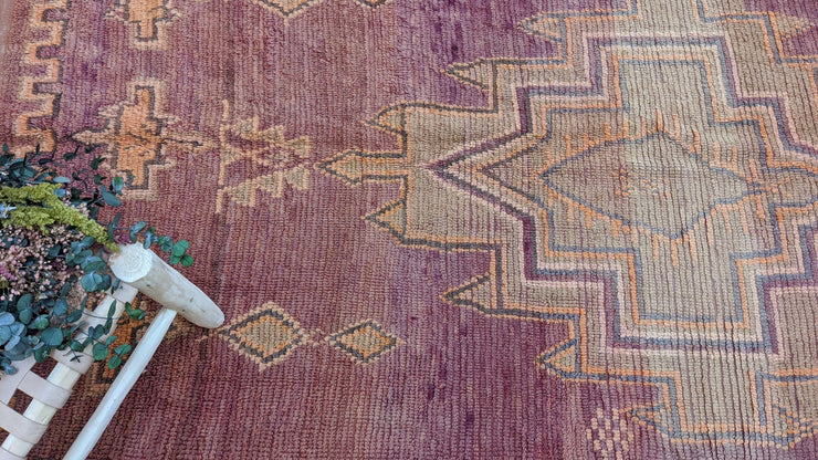 Vieux tapis Boujaad, 315 x 150 cm || 10.33 x 4.92 pieds - KENZA & CO
