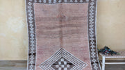 Vieux tapis Boujaad, 325 x 170 cm || 10.66 x 5.58 pieds - KENZA & CO