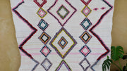 Grand tapis Boucherouite, 275 x 163 cm || 9,02 x 5,35 pieds - KENZA & CO