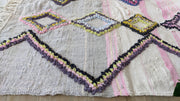 Grand tapis Boucherouite, 275 x 163 cm || 9,02 x 5,35 pieds - KENZA & CO